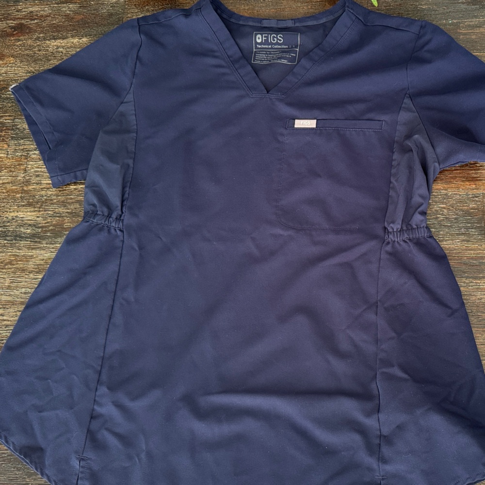 Figs Octavia Maternity Scrub Top in Navy